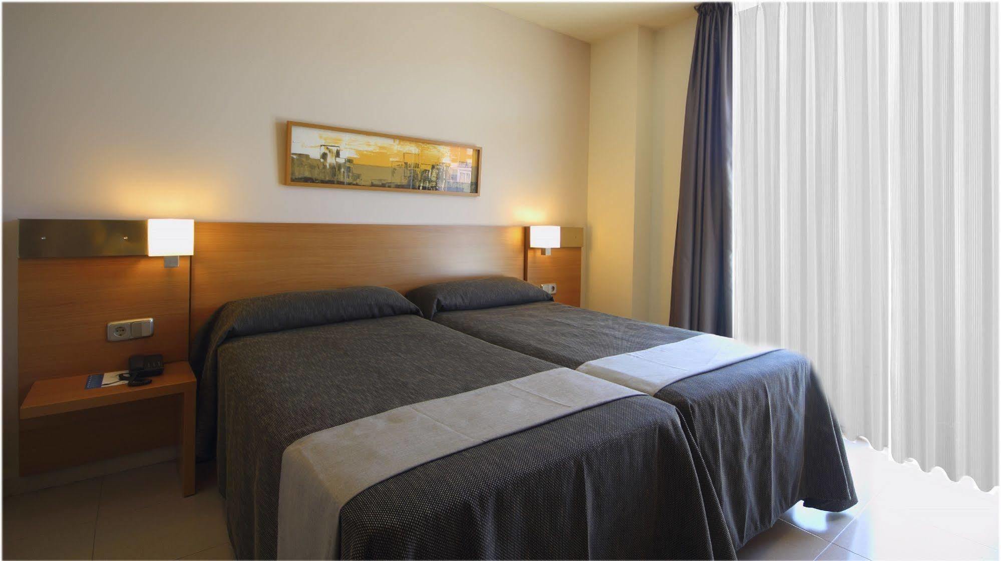 Aqua Hotel Nostre Mar Apartments Pineda de Mar Kültér fotó